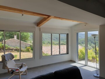 Extension en ossature bois d'une maison traditionnelle dans l'Hérault à Mons-la-Trivalle près d’Olargues Extension en ossature bois d'une maison traditionnelle dans l'Hérault à Mons-la-Trivalle près d’Olargues
